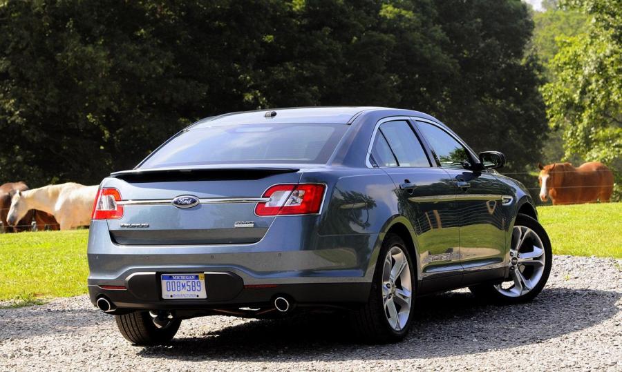  Ford Taurus SHO 2010 года  (фото 143 из 248)